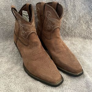 Woman’s Durango Shortie Cowgirl Boots